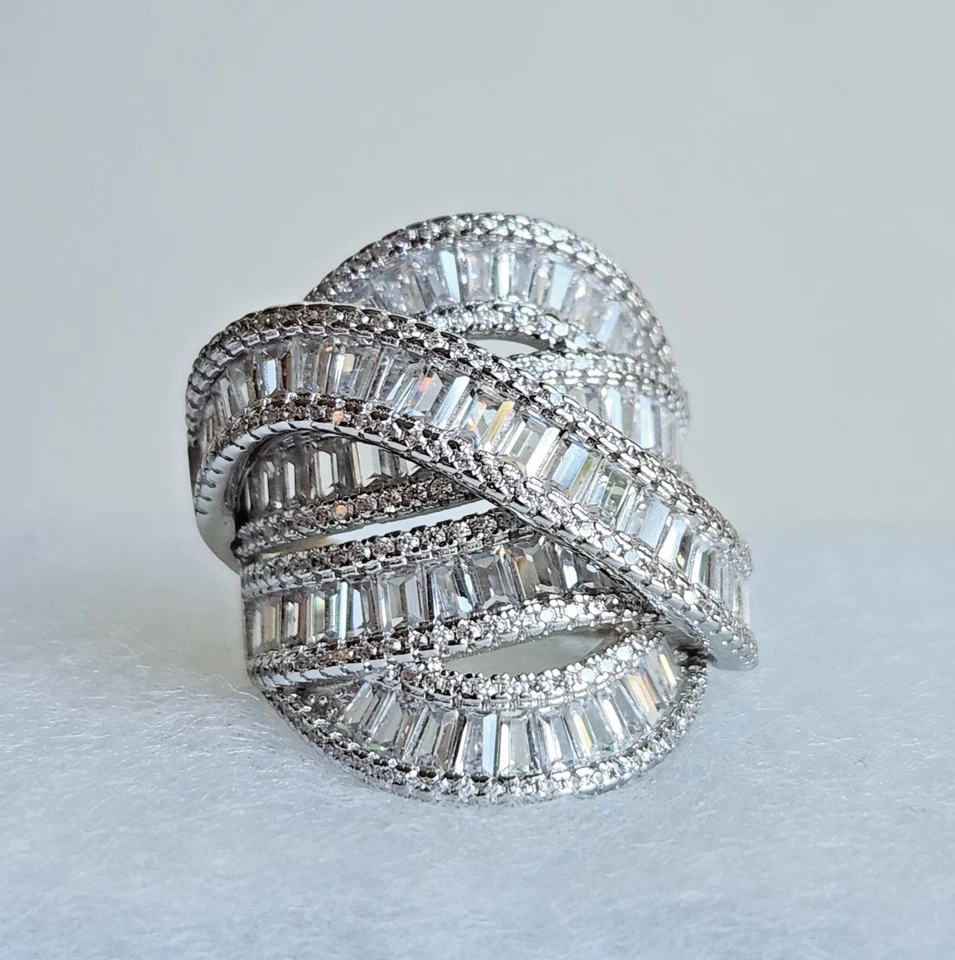 Anillo llamativo redondo y baguette circonita cúbica | Rodio sobre plata de ley | Talla 9, 13 g Foto 1 de 4