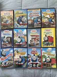 Thomas & Friends DVD Lot Special Letter,Thomas Get Tricked,Engines Escapades - Foto 1 di 4