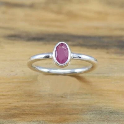 Anillo de regalo de aniversario de plata maciza 925 con piedras preciosas de rubí natural tamaño EE. UU. 6,75 Foto 1 de 4