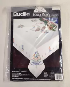Kit Bordado Bucilla 40892 Mantel Estampado - FLORES SILVESTRES - 60" Redondo ABIERTO - Imagen 1 de 3