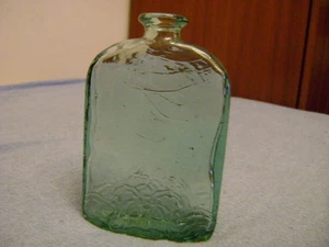 Antique Emerald Green Glass Bottle 1940 very rare - Zdjęcie 1 z 5