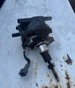 DENSO 88 89 90 91 Toyota Pickup 4-Runner 3.0 V6 3VZE 19100-65010 Distributor OEM - Picture 1 of 6