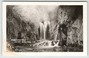 Postal RPPC Roughlock Falls en Spearfish Canyon en Saboya, S.D. - Imagen 1 de 2
