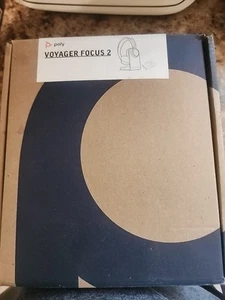 Poly Voyager Focus 2 USB-A Headset With Charging Stand 77Y86AA - Photo 1/2