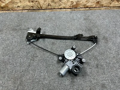 TOYOTA SIENNA XLE 21-24 OEM REAR RIGHT SIDE WINDOW GLASS REGULATOR W/ MOTOR 45K - Image 1 of 4