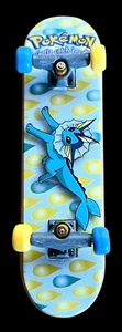 DE COLECCIÓN AÑOS 90 ~ VAPOREON POKEMON Tech Deck PATINETA ~96mm FINGERBOARD~ RARO~EXCELENTE - Imagen 1 de 2