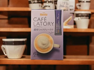 AGF Blendy Cafe Latory Rich & Mellow Aroma Instant Milk Tea Latte 6 sticks / 66g - Picture 1 of 7