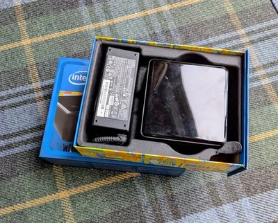 Intel NUC 7i5BNH 8Gb Cosair Ram 250Gb Samsung 970 SSD - Image 1 of 4