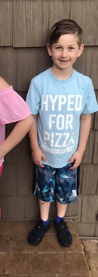 Camiseta Pantalones Cortos Estampados The Childrens Place Boys 7/8 M Hyped For Pizza Gráfico Foto 1 de 4