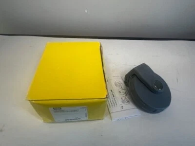Hubbell CA420 Locking Watertight Pin and Sleeve Cover Assembly NEW - Image 1 of 4