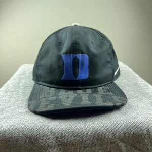 Cappello Berretto Duke Blue Devils Adulto Snapback Nero Nike DriFit College Basketball - Foto 1 di 10