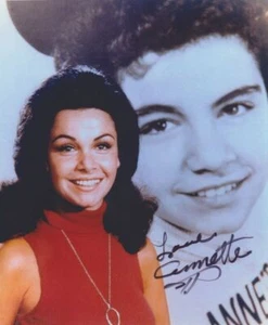 annette FUNICELLO FIRMATO 8X10 RISTAMPA FOTOGRAFICA A COLORI *DISNEY MOUSEKETEERS* - Foto 1 di 1