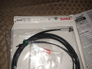 SUNX Panasonic FD-B8 Fiber Optic Sensor - Picture 1 of 2