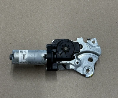 2012-2017 BMW M235i F30 3-Series Right Seat Backrest Adjustment Motor - Image 1 of 4