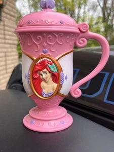 Tazza di plastica rosa Sirenetta Principessa Ariel coperchio ribaltabile Disney sul ghiaccio tazza 8 oz - Foto 1 di 4