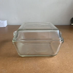Vintage Clear Glass Pyrex Dish With Lid - Picture 1 of 6