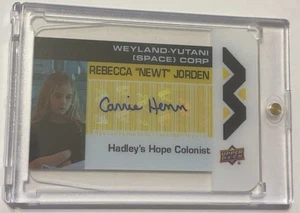 CARRIE HENN 2018 UPPER DECK ALIENS PLEXI AUTO SSP RARE CASE HIT! “NEWT” ALIEN - Picture 1 of 2