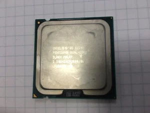 Intel Pentium E2200 (SLA8X) 2.20GHz 2-Core LGA775 CPU - Foto 1 di 1