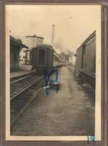 RAILROAD PHOTO TRAIN LEAVING STATION,   19 - Picture 1 of 2
