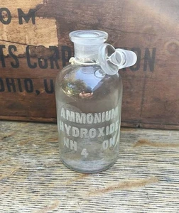 Vintage Ammonium Hydroxide ~ Apothecary / Chemist / Lab Bottle with Stopper - Picture 1 of 2