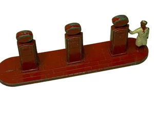 Matchbox Lesney Esso Gas Station Pump & Attendant Man some Paint Loss red - Picture 1 of 14
