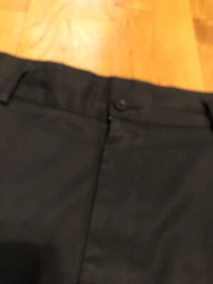 Bolle Hombre Golf Tech Pantalones Cortos Negros Talla 36.  Imperfección mostrada en la foto. Foto 1 de 4