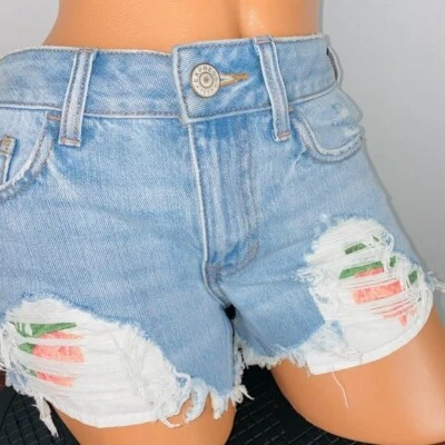 Pantalones Cortos de Jean Express Lavado Ligero Floral Peekaboo Bolsillos Boho Artístico 0 Foto 1 de 4