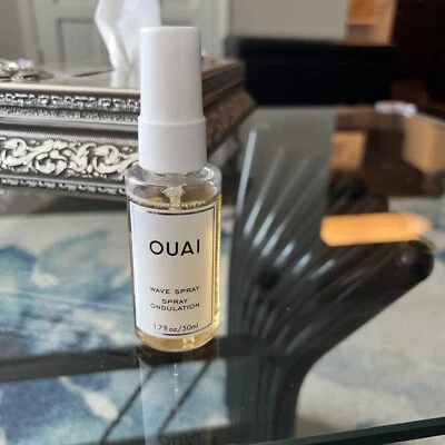 OUAI Haircare Wave Spray Névoa de Textura Sem Peso (1,7 fl/50 ml) - Imagem 1 de 2