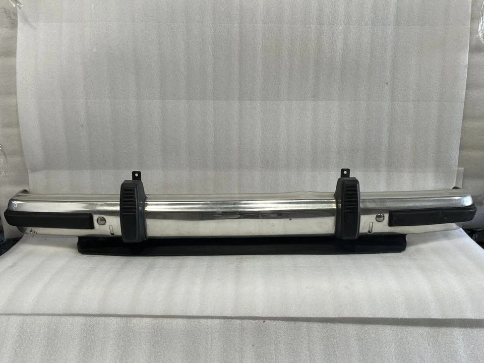 1988 Jeep Grand Wagoneer para-choque dianteiro 5363154 - Imagem 1 de 4