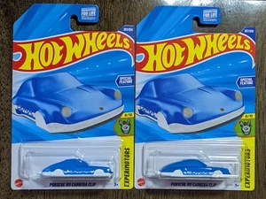 2 Stück! Hot Wheels PORSCHE 911 CARRERA Clip Schlüsselanhänger blau weiß 2026 A Etui - Bild 1 von 2