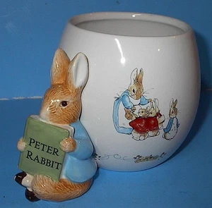 BEATRIX POTTER PETER RABBIT W/BOOK CERAMIC EGG NO LID 2008 NO CHIPS NO CRACKS - Picture 1 of 4