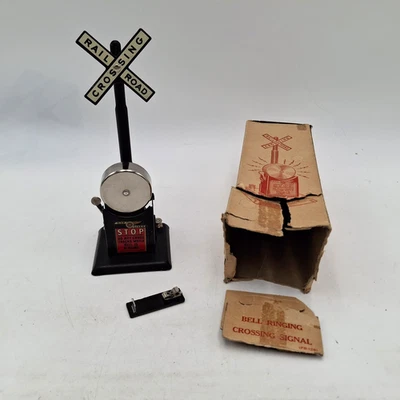 Louis Marx Bell FB-126 Bell Ringing Crossing Signal Tested Shiny Bell Grt Paint - Image 1 of 4