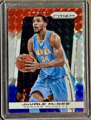 2013-14 Panini Prizm rojo blanco y azul mosaico Prizm #52 Javale McGee Nuggets Foto 1 de 2