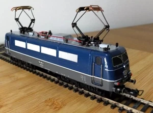 Trix 2447 HO gauge DB BR 184 electric loco in blue livery - Picture 1 of 14