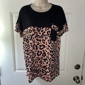 Size S Heimish USA Short Sleeved Animal Print Top - Picture 1 of 7