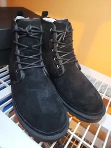 UGG Harkley Negro Gamuza Piel de Oveja Chukka Zapatos Talla EE. UU. 15 Hombres (Nuevo) - Imagen 1 de 10