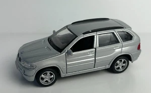 BMW X5 Maisto Silver - escala 1/42 - Imagen 1 de 12
