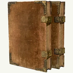 1550 Very Scarce Great Bible in Velvet with Gauffered Edges Clasps Cornerpieces - Picture 1 of 22
