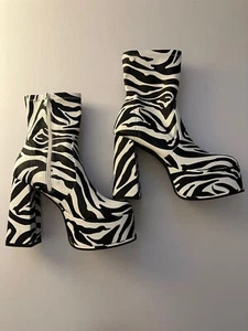 MIXX SHUZ Zebra print platform boots Women's 8 8.5M - Picture 1 of 3