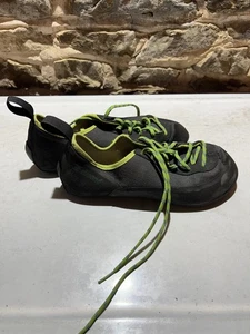 Green Simond Decathlon Climbing Shoes – Bouldering – UK Size 7 - Picture 1 of 5