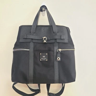 Mochila Bolso de Mano Henri Bendel Jetsetter Convertible Negro Nylon Foto 1 de 4