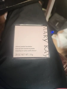 Mary Kay Mineral Powder Foundation - Ivory 0,5 040983 - Bild 1 von 2