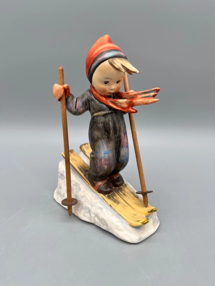 Antike Hummel Figur Nr. 59 "Ski Heil" 1935 Krone + M.I. Hummel blau - Bild 1 von 4