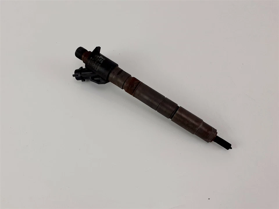 R304 VOLVO V60 2011-2013 FUEL INJECTOR 31303238 - image 1 of 4