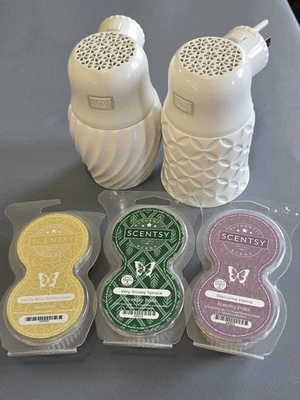 LOT Scentsy Portable Fan Mini Diffuser Plug in Blue PODS Vanilla Welcome Home - Image 1 of 4