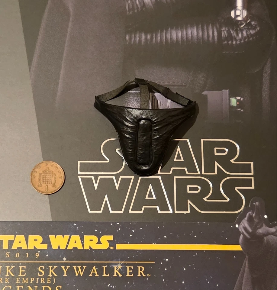 Hot Toys Star Wars Luke Skywalker DE CMS019 Black Groin Armor loose 1/6th scale - Image 1 of 1