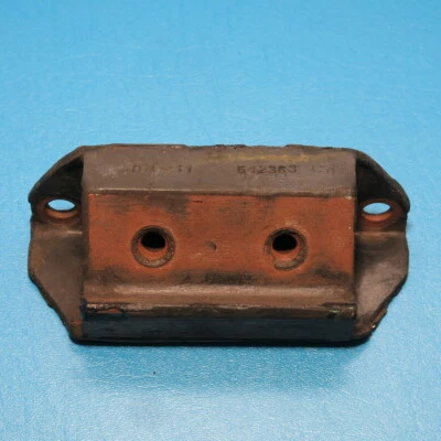 NOS GM 1959-1960 Pontiac Bonneville Catalina Ventura Front Motor Mount 542363 - Image 1 of 4