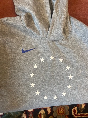 Youth XL Sweater Hoodie 76ers Cover