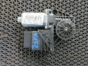 Elevalunas trasero izquierdo HL v152 VW Passat 3BG 3B9839751BC MOTOR EFH - Imagen 1 de 4