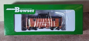 Pennsylvania RR N5 Center Cupola caboose 477004 Eastern Bowser 43357 HO RTR - Picture 1 of 3